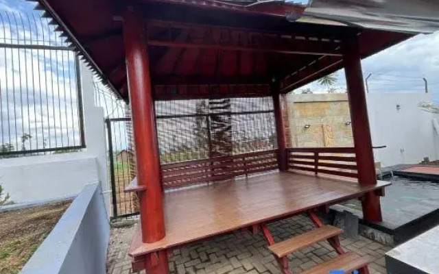 Tilu Juru Villa Garut