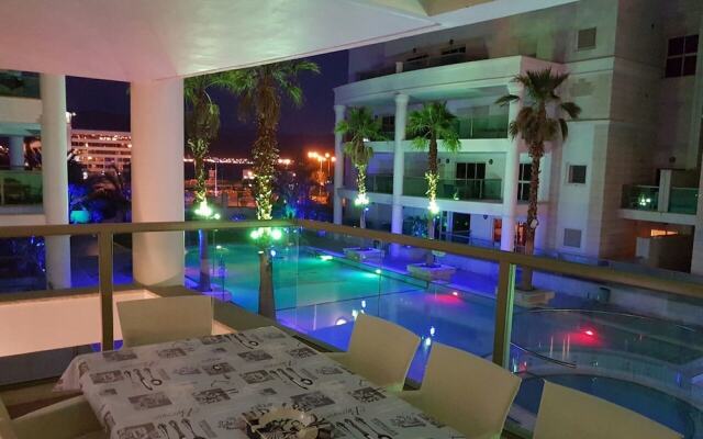 PENTHOUSE DELUXE -JACCUZZI - La Palmeraie