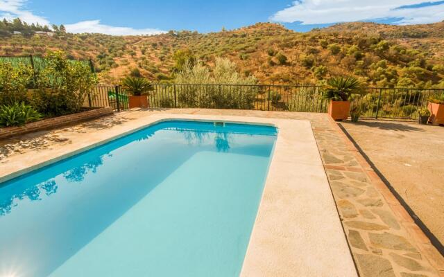Classy Holiday Home in Guaro With Private Swimming Pool