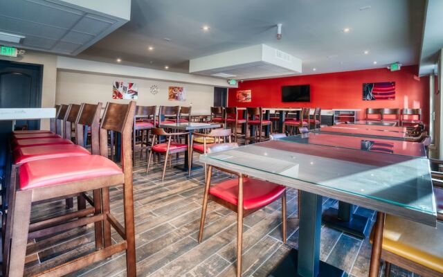 Best Western Premier NOHO Inn