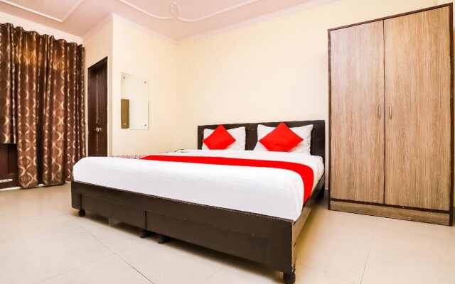 Charanpahari Hotel by OYO Rooms