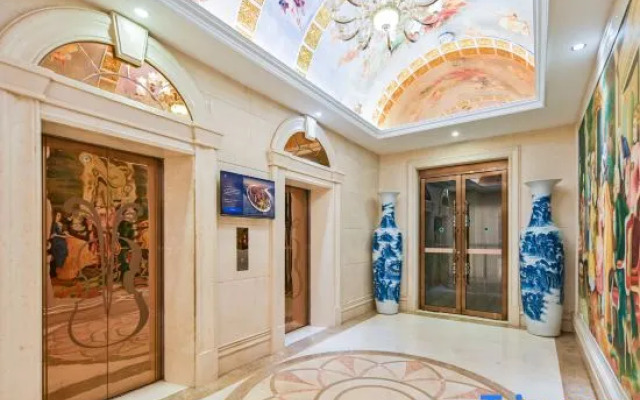 Vienna International Hotel (Rongcheng High Speed ​​Railway Station)