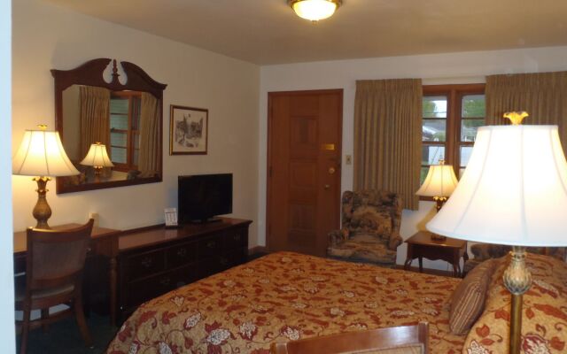 Glass House Inn Erie Near I-90 & I-79