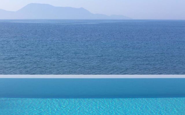Villa Kastos-Beachfront Villa