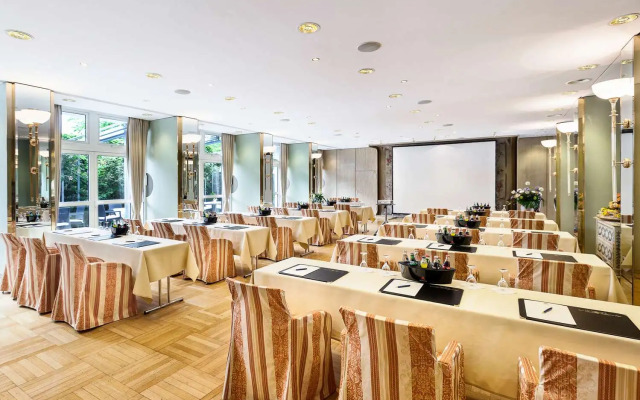 Best Western Premier Grand Hotel Russischer Hof