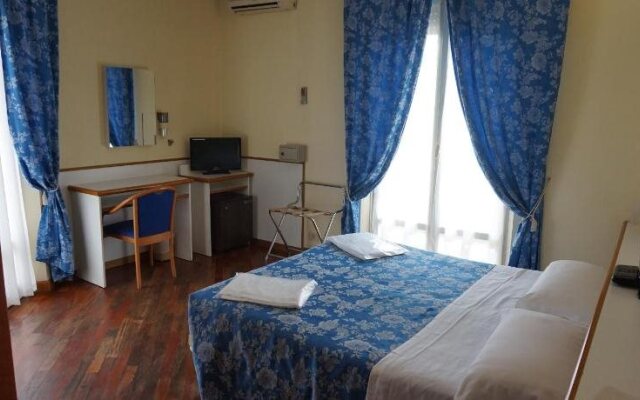 Hotel Tritone