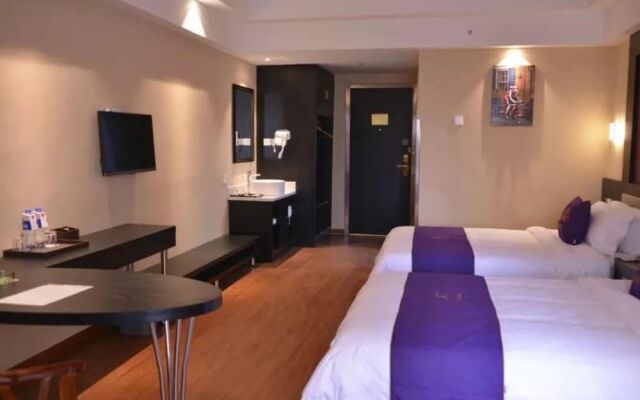 Luoyang Feronia Hotel
