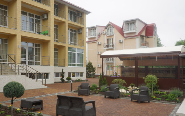 Золотой лев (Песчаное)