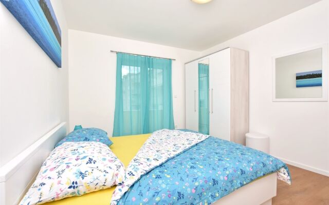 Apartment Dora