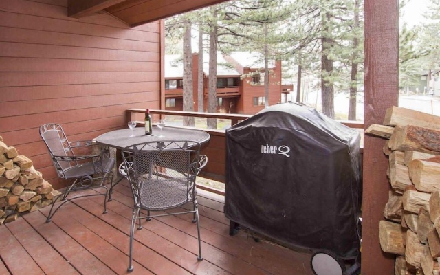 Winterset #28 - Shared Hot Tub & Sauna!