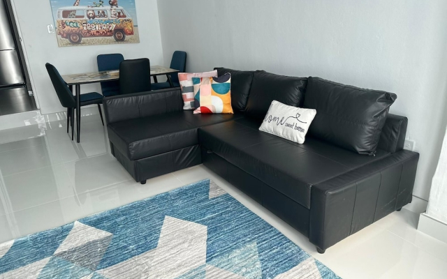 Majestic 2-Bedroom Beachside Suite