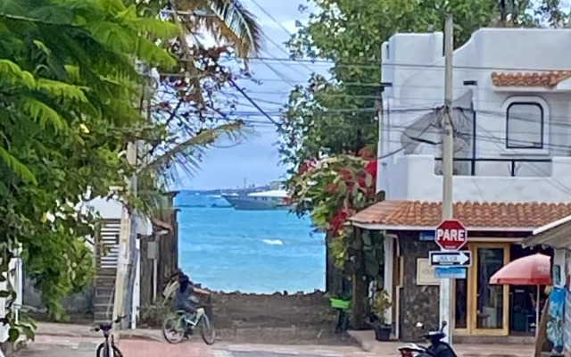 Maidith Galapagos Inn
