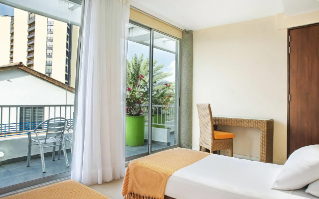 Santorini Hotel & Resort