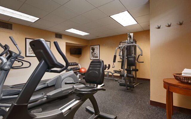 Best Western Plus Hannaford Inn & Suites