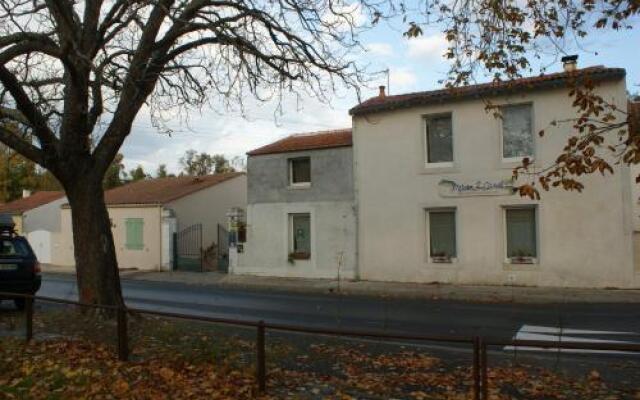 Chambres D'hotes La Rochelle Charente Maritime: La Maison du Canal de Rompsay