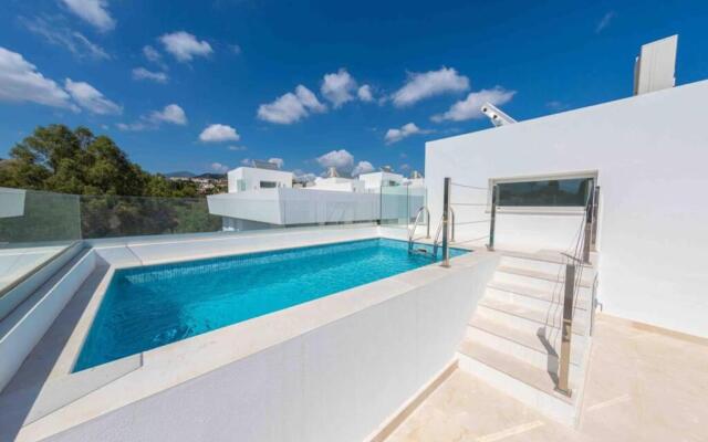 New Top Townhouse With Private Pool/4Bdr/3.5Bath