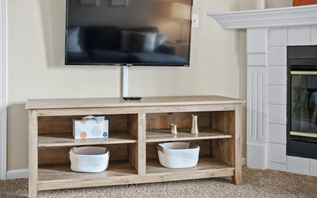 Onsite Gym Pool Fast Wifi More