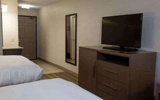 Country Inn & Suites by Radisson, Platteville, WI