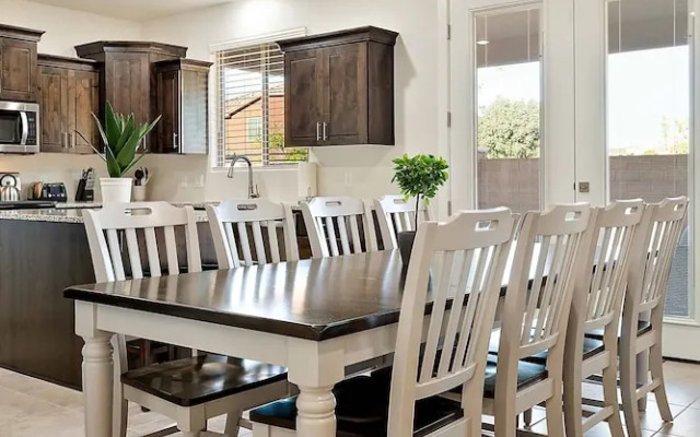 Yesterday's Escape 5 Bedroom Home