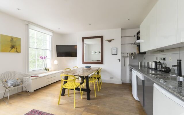 Modern 3BR Flat Close to Angel Station