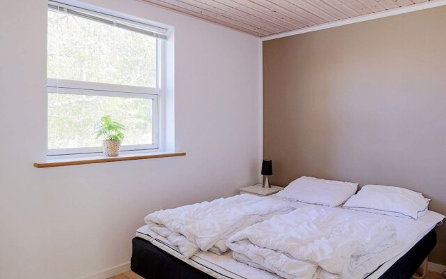 10 Person Holiday Home in Vaeggerlose