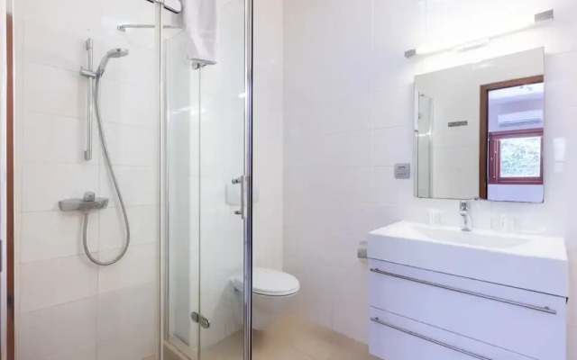Spanish Water Apartments