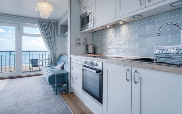 17 Beach Court - 2 Bed Apartment - Saundersfoot