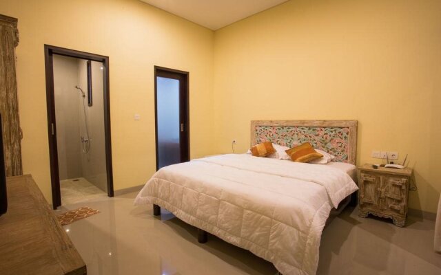 Candra Guest House