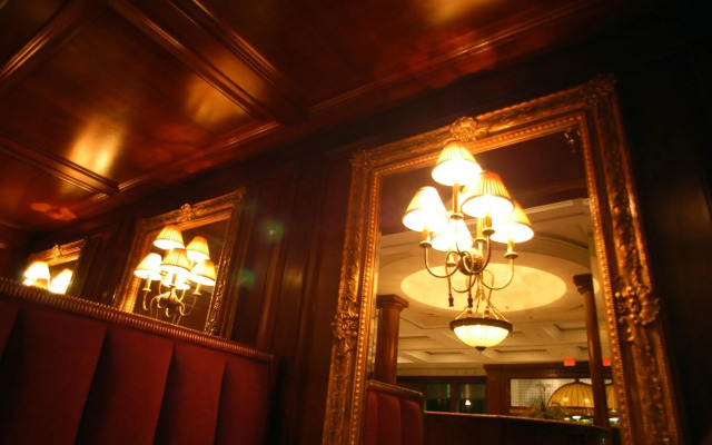 Market Pavilion Hotel