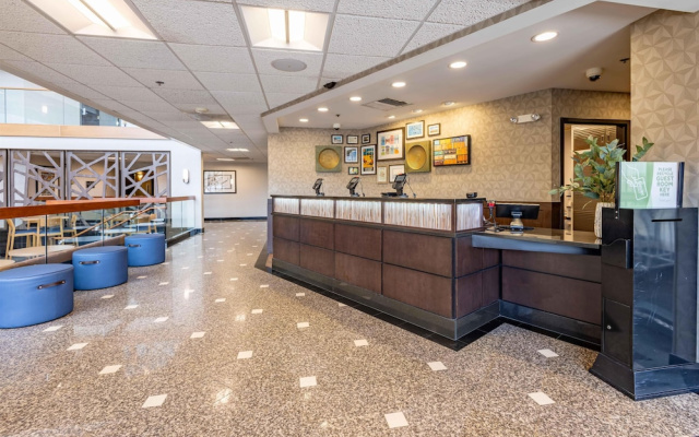 Drury Inn & Suites St. Louis Airport