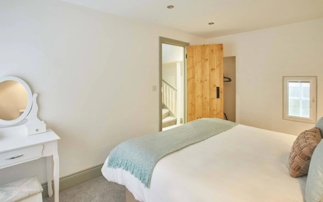 Threadneedle Cottage