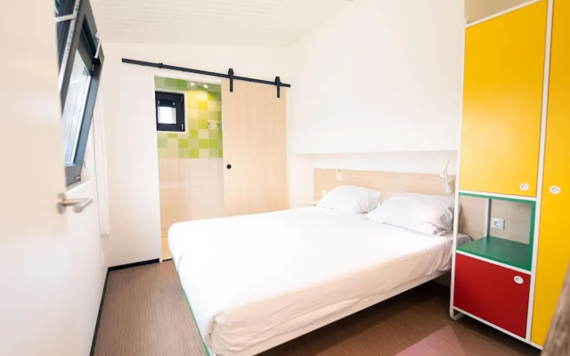 Comfortable Lodge Near sea at 500m