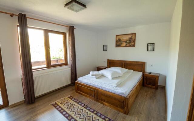 Denisa's Lodge