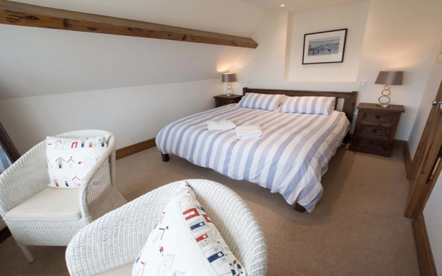 Stables Croyde 4 Bedrooms, Sleeps 8, Sea & Beach Views