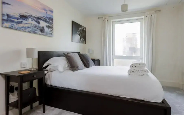 Starboard - Spacious Two-bedroom Apartment