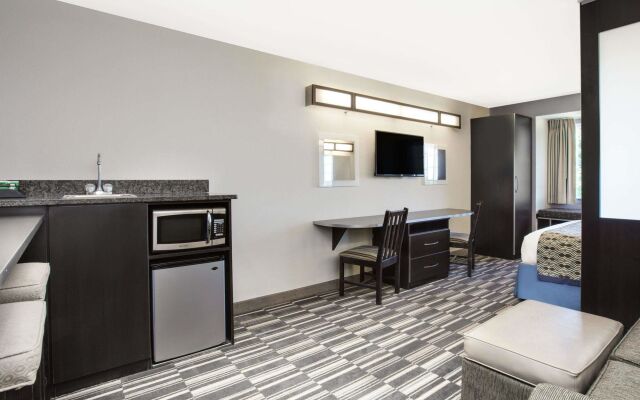 Microtel Inn & Suites by Wyndham Tuscaloosa Near University