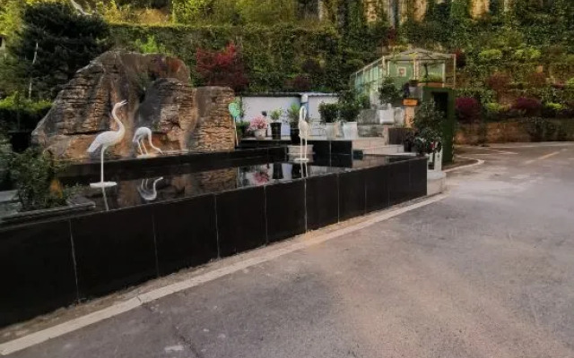 Yajia Hotel