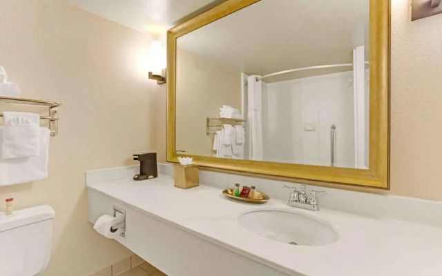 Delta Hotels Denver Thornton