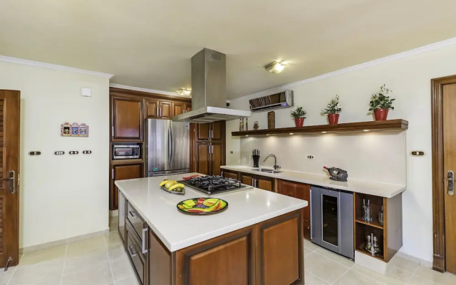 Luxury Villas in Cocotal for Large Group