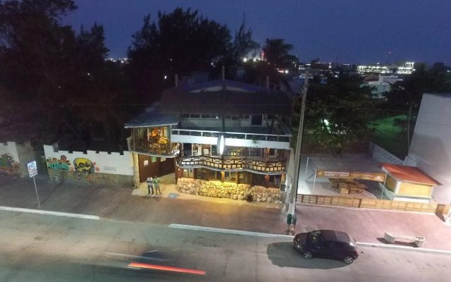 Azul Hotel & Restaurante