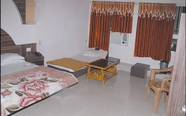 OYO 2252 Hotel Mukund