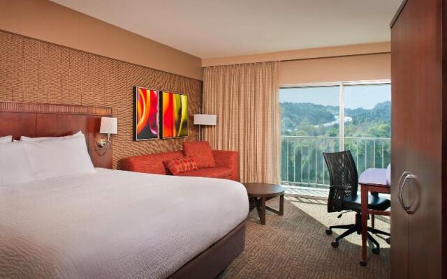 Courtyard By Marriott Los Angeles Sherman Oaks