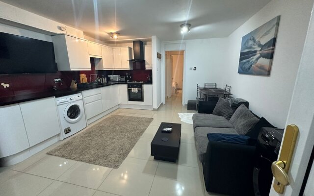Charming 1-bed Apartment in Chigwell