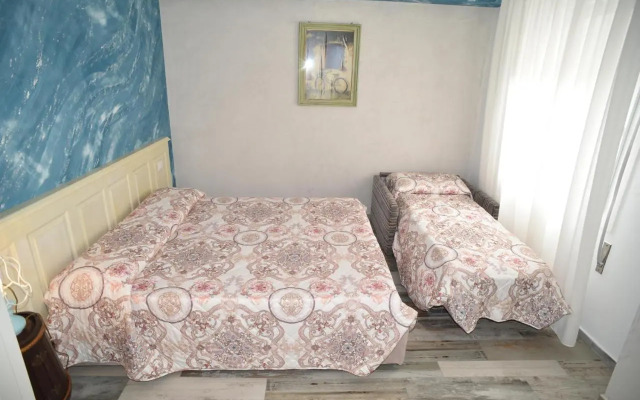 Suites Train Station Mestre Apartment    (No Front Desk Need To Contact Property 5  Days In Advance)
