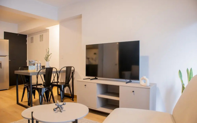 w Magnificent 2BR w/ Balcony in Miraflores