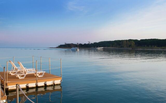 Floating Resort