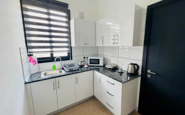 Cozy Sea View Retreat 1 min to Beach in Kyrenia