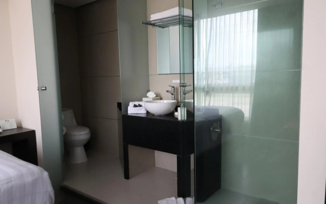 Best Western Plus Metepec & Suites