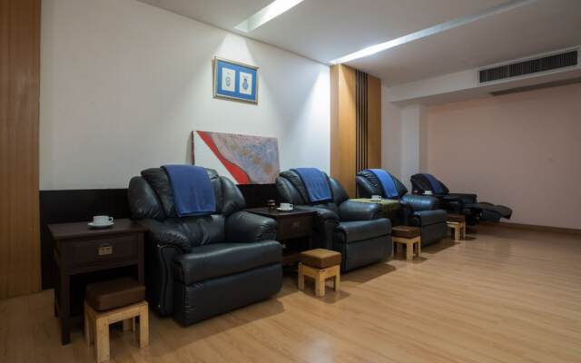 Bangkok Natural Spa Resort and Suite