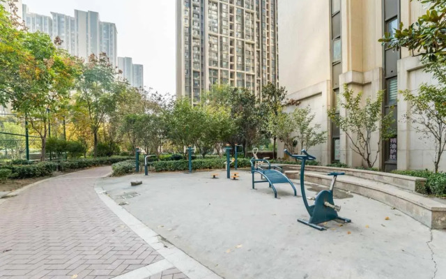 Zhengzhou Zhongyuan·Shenglong square